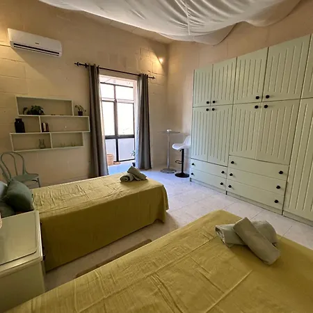 Soul Dive Town House - Malta Sliema